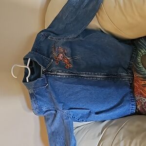 Jean jacket with embroidery
